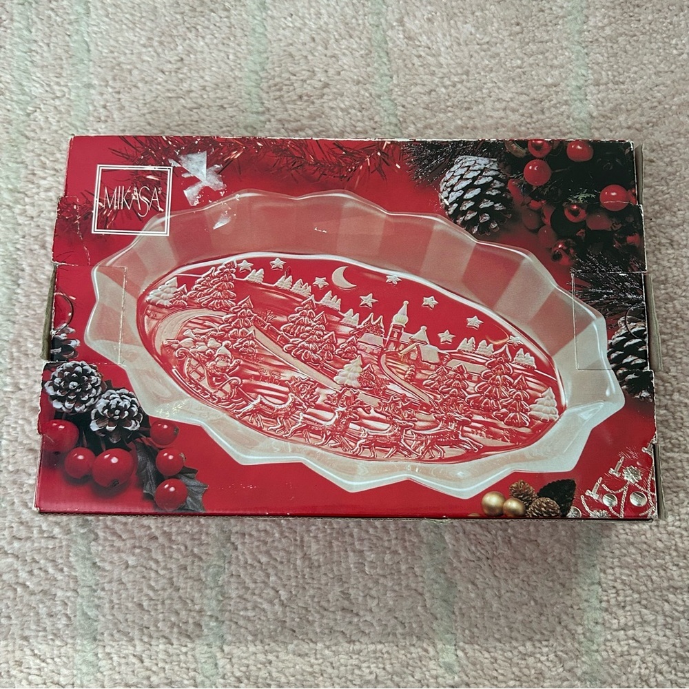 Vintage Mikasa Silent Night Glass Candy Dish Christmas Holidays Santa - Picture 9 of 10